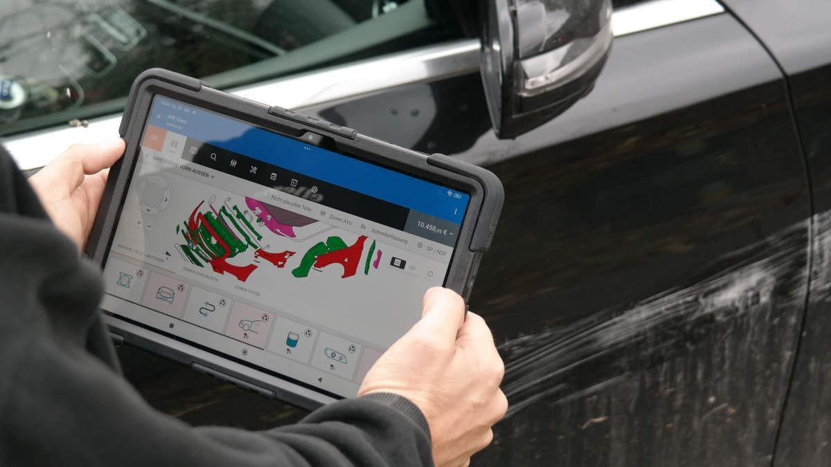 Kfz Gutachter Castrop-Rauxel: Schadenaufnahme mit dem Tablet
